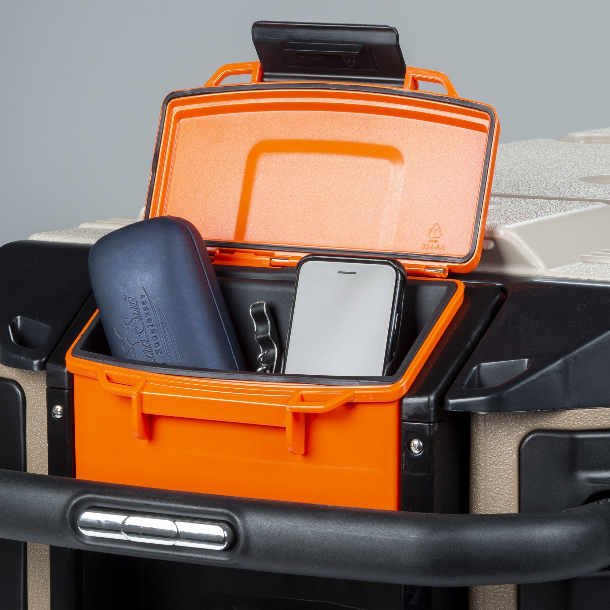 iglootrailmatecoolerdryaccessorybox The Cooler Box