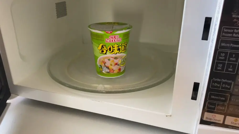 ramen-cup-noodles-in-microwave - The Cooler Box